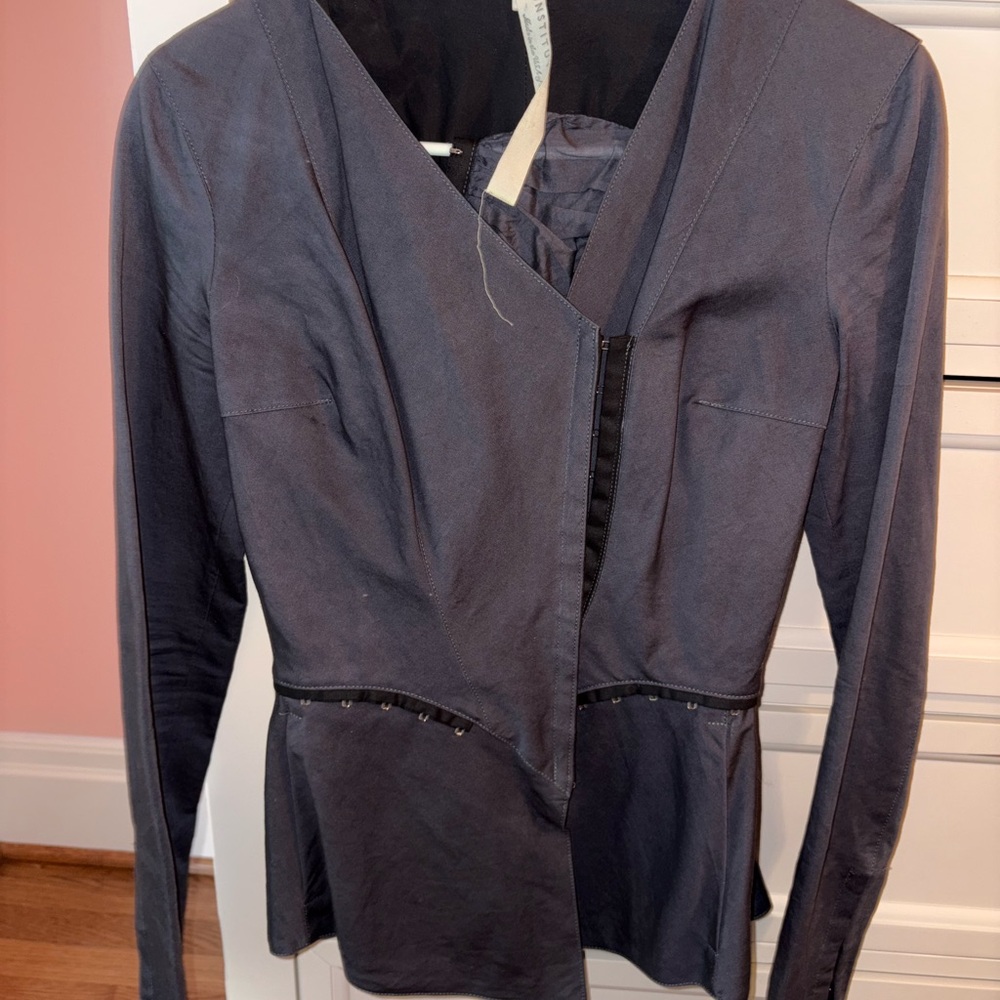Elegant Women's Gray Jacket
